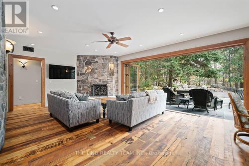 457 St. Johns Sideroad, Aurora, ON - Indoor Photo Showing Living Room With Fireplace