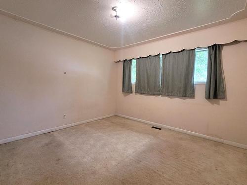 7461 2Nd St, Grand Forks, BC - Indoor Photo Showing Other Room