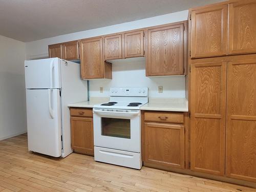 7461 2Nd St, Grand Forks, BC - Indoor Photo Showing Kitchen