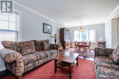 458 Manly Street, Midland, ON - Indoor Photo Showing Living Room