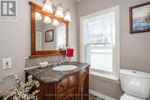 458 Manly Street, Midland, ON - Indoor Photo Showing Bathroom