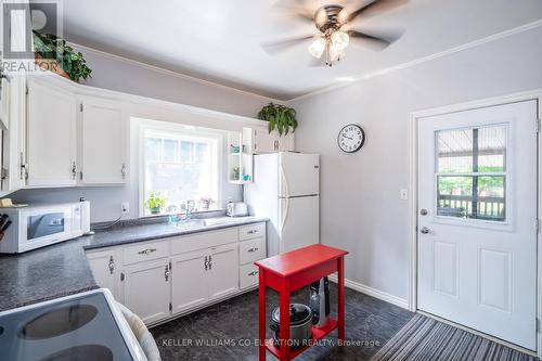 458 Manly Street, Midland, ON - Indoor Photo Showing Kitchen