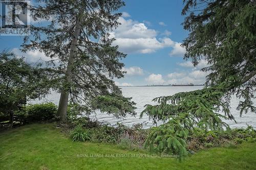 284 North Shore Boulevard E, Burlington, ON - Outdoor With View