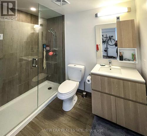 805 - 36 Parklawn Road, Toronto (Mimico), ON - Indoor Photo Showing Bathroom