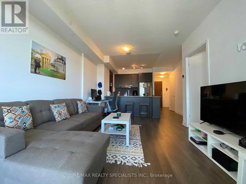 1007 - 2560 Eglinton Avenue, Mississauga, ON - Indoor Photo Showing Living Room