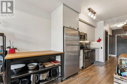 906 - 775 King Street W, Toronto (Niagara), ON - Indoor Photo Showing Kitchen