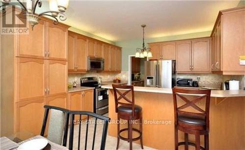 3581 Jorie Crescent, Mississauga, ON - Indoor Photo Showing Kitchen