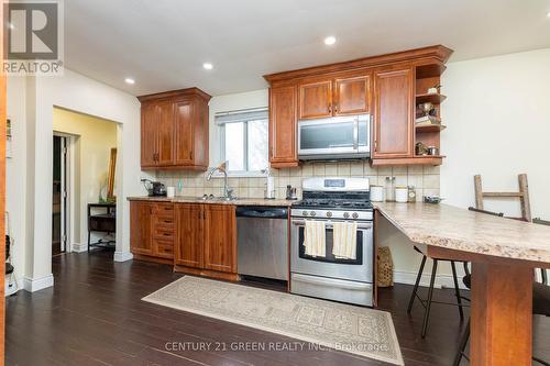 52 The Queensway Way, Toronto (High Park-Swansea), ON - Indoor Photo Showing Kitchen