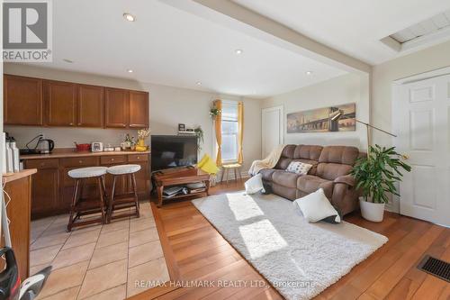 25 Norwood Terrace, Toronto (East End-Danforth), ON - Indoor Photo Showing Living Room