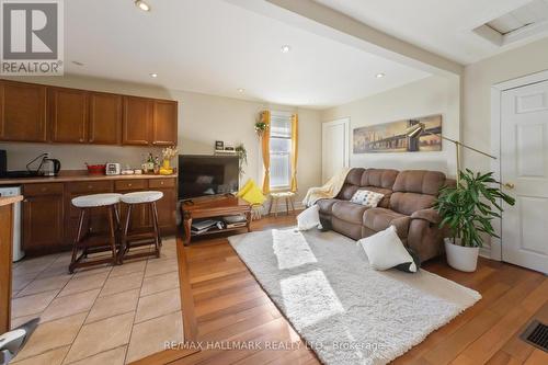 25 Norwood Terrace, Toronto (East End-Danforth), ON - Indoor Photo Showing Living Room