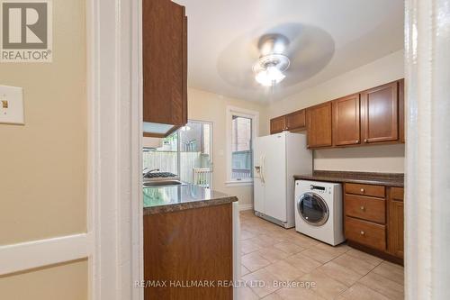 25 Norwood Terrace, Toronto (East End-Danforth), ON - Indoor Photo Showing Laundry Room