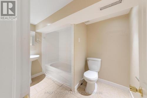 25 Norwood Terrace, Toronto (East End-Danforth), ON - Indoor Photo Showing Bathroom