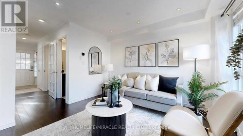 1711 Woodgate Trail, Oshawa (Samac), ON - Indoor Photo Showing Living Room