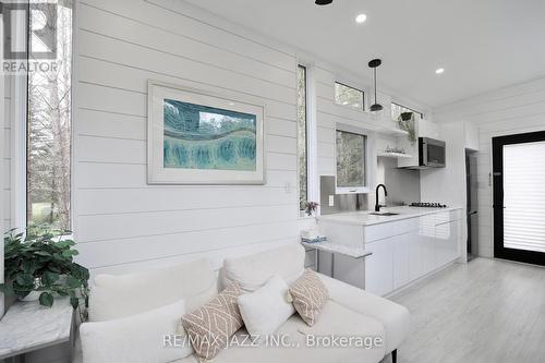 473 Fleetwood Road, Kawartha Lakes, ON - Indoor Photo Showing Kitchen