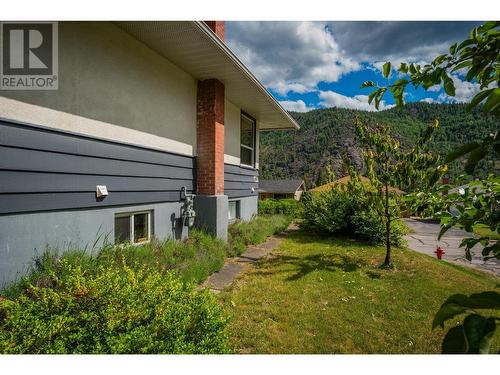 1402 Tulip  Street, Trail, BC - Outdoor