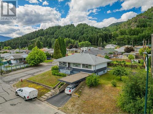 1402 Tulip  Street, Trail, BC - Outdoor With View