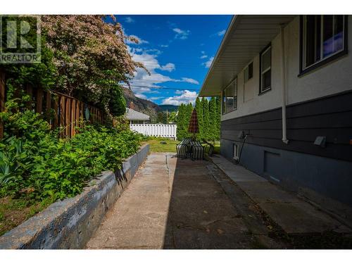 1402 Tulip  Street, Trail, BC - Outdoor