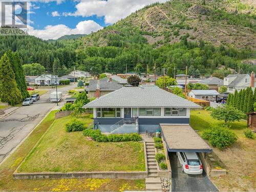 1402 Tulip  Street, Trail, BC - Outdoor With View