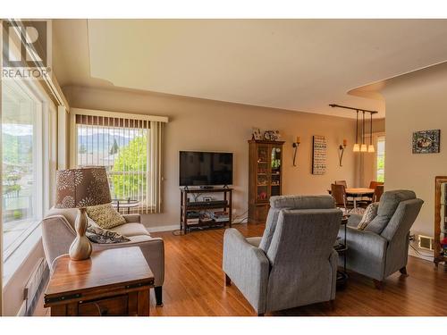 1402 Tulip  Street, Trail, BC - Indoor Photo Showing Living Room