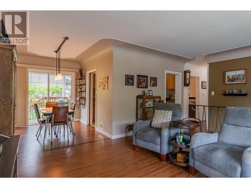 1402 Tulip  Street, Trail, BC - Indoor Photo Showing Living Room