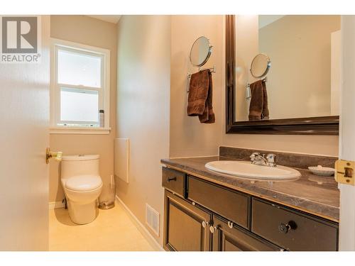 1402 Tulip  Street, Trail, BC - Indoor Photo Showing Bathroom