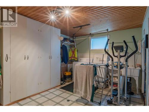 1402 Tulip  Street, Trail, BC - Indoor Photo Showing Laundry Room