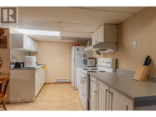 1402 Tulip  Street, Trail, BC - Indoor Photo Showing Kitchen