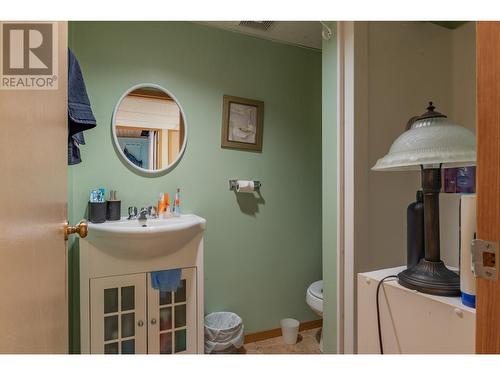 1402 Tulip  Street, Trail, BC - Indoor Photo Showing Bathroom