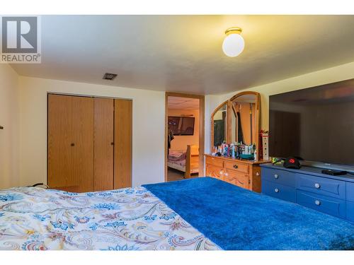 1402 Tulip  Street, Trail, BC - Indoor Photo Showing Bedroom