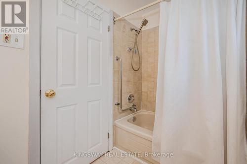 164 East 23Rd Street, Hamilton (Eastmount), ON - Indoor Photo Showing Bathroom