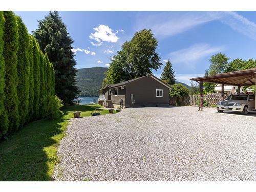 5810 Highway 3A, Nelson, BC - Outdoor