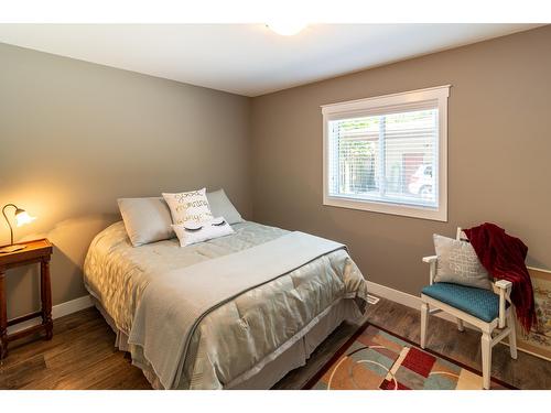 5810 Highway 3A, Nelson, BC - Indoor Photo Showing Bedroom