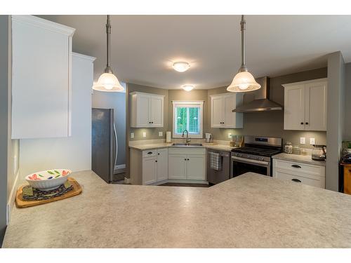 5810 Highway 3A, Nelson, BC - Indoor Photo Showing Kitchen With Double Sink