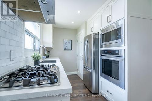 390 Marf Avenue, Mississauga, ON - Indoor Photo Showing Kitchen With Stainless Steel Kitchen With Upgraded Kitchen