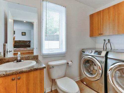 Powder room - 990 Rue Palardy, Laval (Auteuil), QC - Indoor Photo Showing Laundry Room