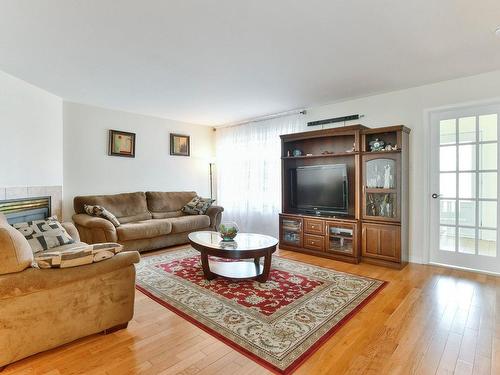 Living room - 990 Rue Palardy, Laval (Auteuil), QC - Indoor Photo Showing Living Room