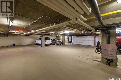 104 65 Hochelaga Street W, Moose Jaw, SK - Indoor Photo Showing Garage
