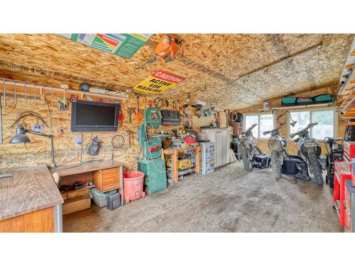 4764 Forsters Landing Road, Radium Hot Springs, BC - Indoor Photo Showing Garage