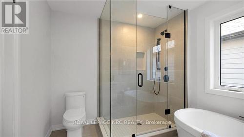 121 Whitefish Crescent, Hamilton (Stoney Creek), ON - Indoor Photo Showing Bathroom