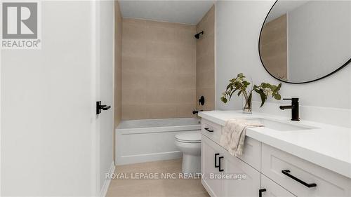 121 Whitefish Crescent, Hamilton (Stoney Creek), ON - Indoor Photo Showing Bathroom