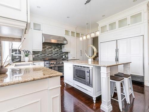 Kitchen - 3920 Rue Leningrad, Brossard, QC - Indoor Photo Showing Kitchen With Upgraded Kitchen