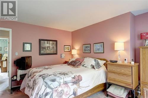 32 Country Club Place, Brockville, ON - Indoor Photo Showing Bedroom