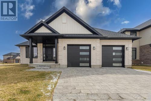 649 Tull Street E, Strathroy-Caradoc, ON - Outdoor With Facade