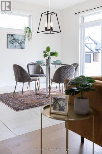 649 Tull Street E, Strathroy-Caradoc, ON - Indoor Photo Showing Dining Room