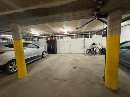 306 - 105 Knighton Rd, Kimberley, BC - Indoor Photo Showing Garage