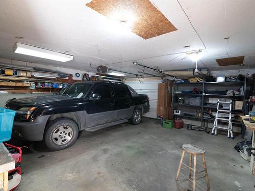 905 Currie Road, Kenora, ON - Indoor Photo Showing Garage