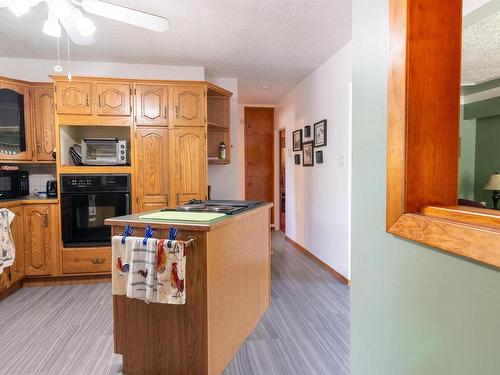 905 Currie Road, Kenora, ON - Indoor Photo Showing Kitchen