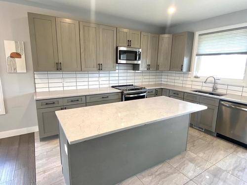 456 Muskrat Drive, Thunder Bay, ON - Indoor Photo Showing Kitchen With Upgraded Kitchen