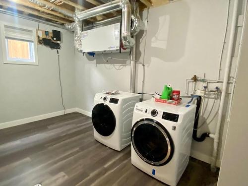 456 Muskrat Drive, Thunder Bay, ON - Indoor Photo Showing Laundry Room