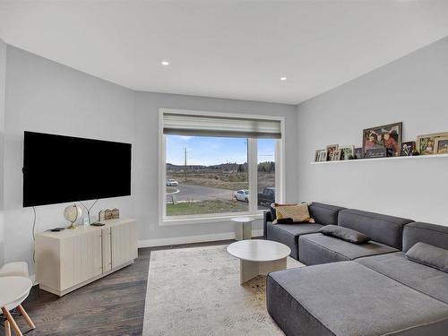 497 Muskrat Drive, Thunder Bay, ON - Indoor Photo Showing Living Room